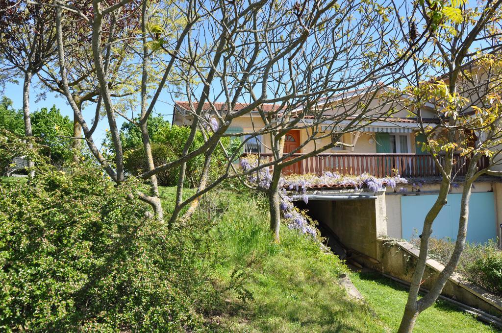 La Bergerie Acomodação com café da manhã Pollionnay Exterior foto
